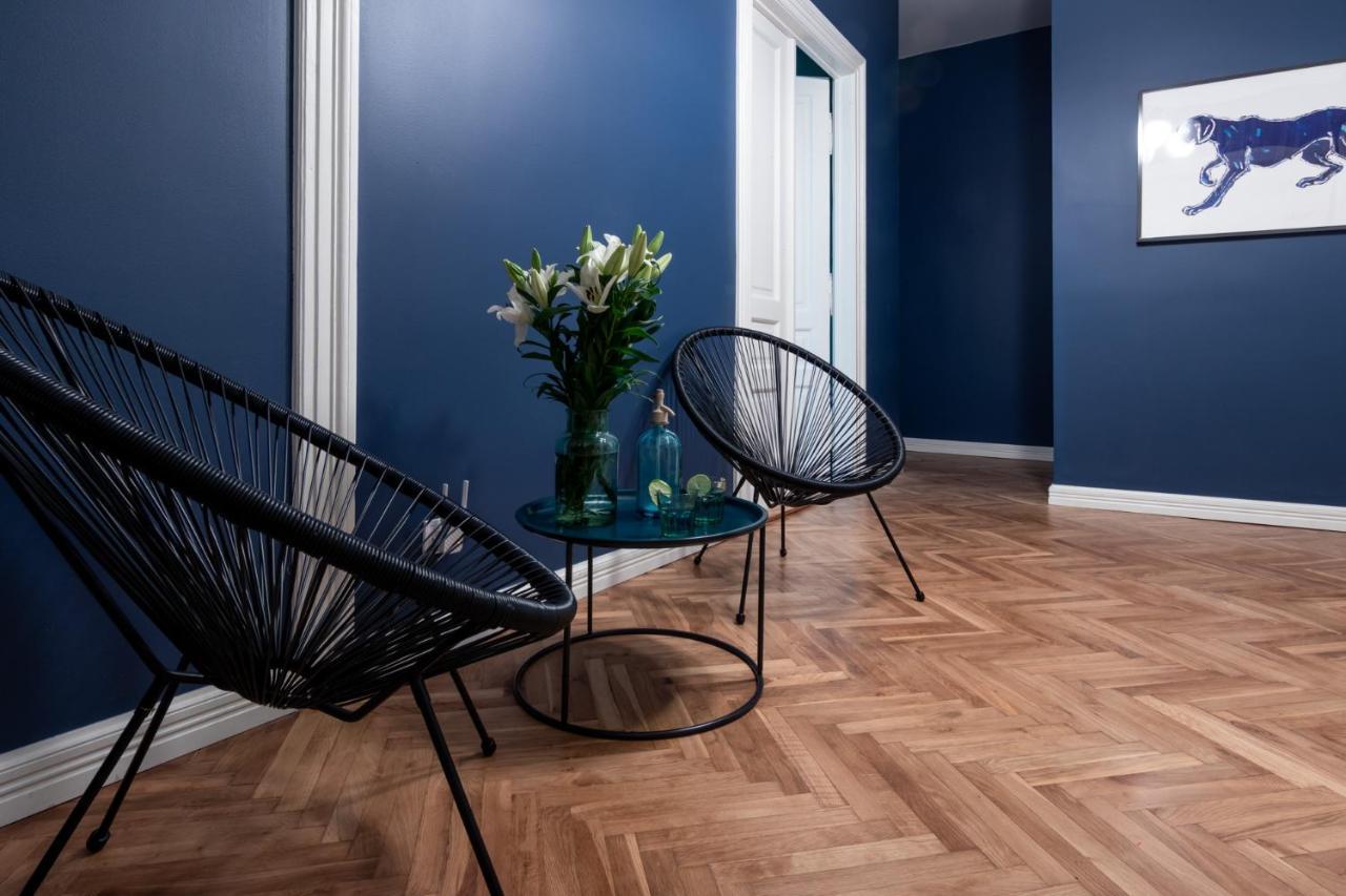 Barbacan Suites - Old Town Apartments - By Upstairs 크라쿠프 외부 사진