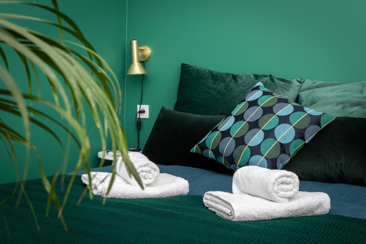 Barbacan Suites - Old Town Apartments - By Upstairs 크라쿠프 외부 사진