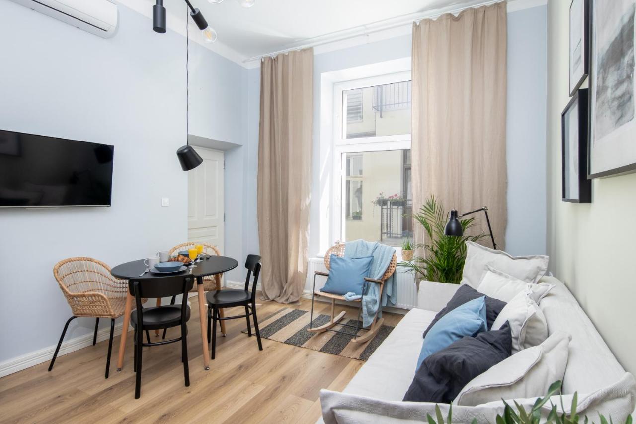 Barbacan Suites - Old Town Apartments - By Upstairs 크라쿠프 외부 사진